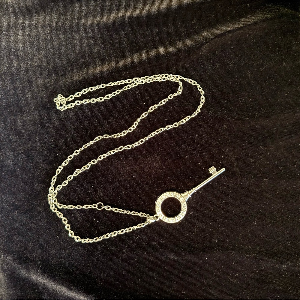 Elegant Silver Key Pendant Necklace
